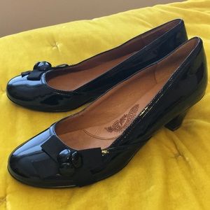Sofft Black Patent Leather Pumps w/Bows Sz 9